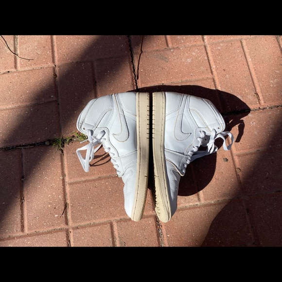 Air Jordan 1 Retro High Premium Pure Platinum/Desert Sand - Picture 2 of 10